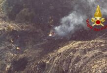Italian Fire Service CL-415 crashes