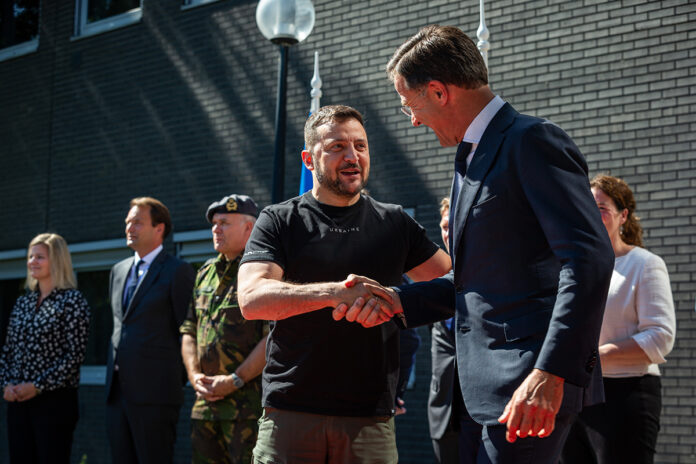 The Netherlands promises Zelenskyy F-16s and continued support