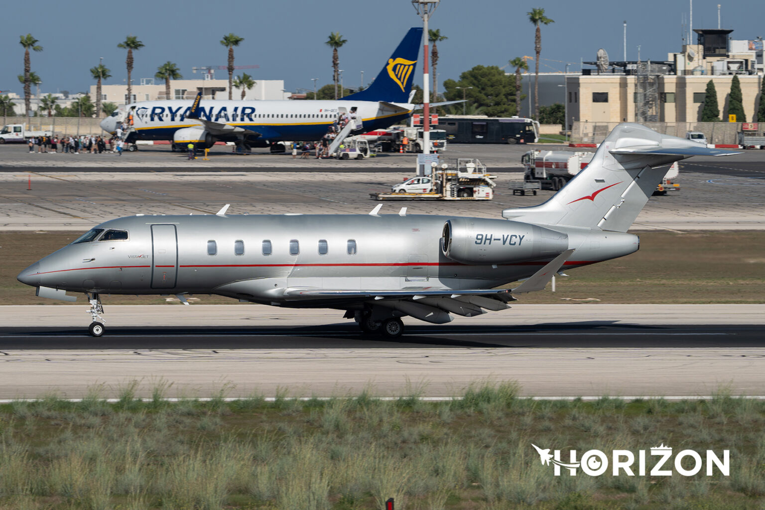 VistaJet Bombardier Challenger 350 9H VCY Horizon