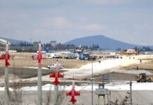 An F-5 training aircraft of the Turkish Stars crashed near the runway at Konya