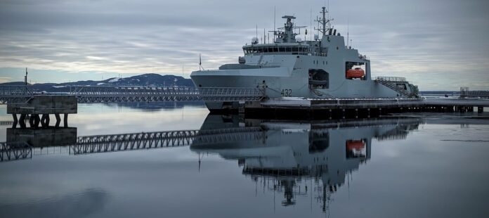 HMCS Max Bernays Commissioned in Vancouver