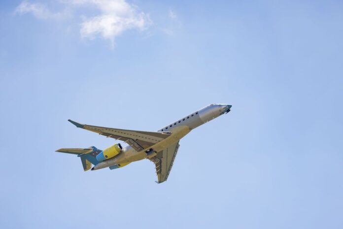 First production aircraft of Global 8000, completes inaugural flight