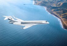 Bombardier unveils Comlux as Global 8000 aircraft customer Bombardier unveils Comlux as Global 8000 aircraft customer