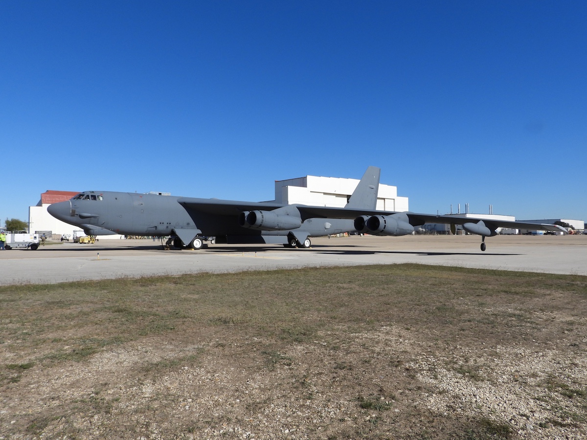 Boeing delivers B-52 with new radar to U.S. Air Force for Testing